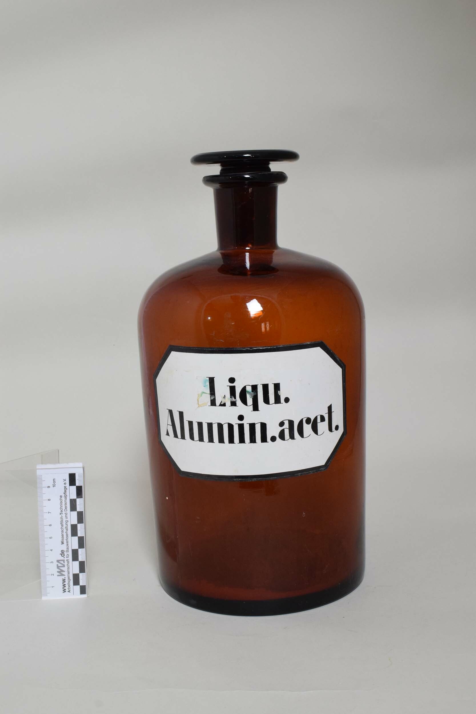Apothekenflasche "Liqu. Alumin.acet." (Heimatmuseum Dohna CC BY-NC-SA)
