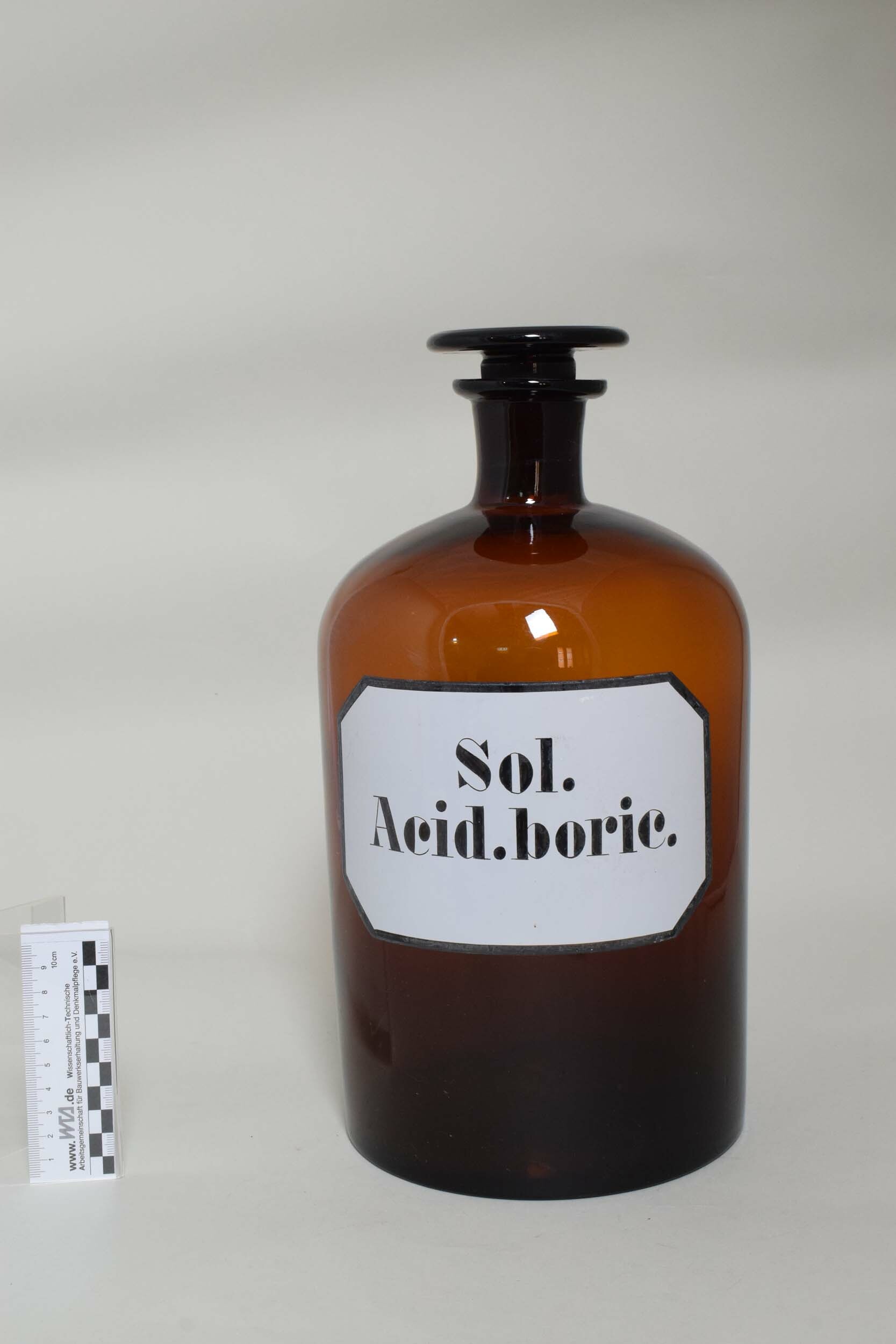 Apothekenflasche "Sol. Acid.boric." (Heimatmuseum Dohna CC BY-NC-SA)