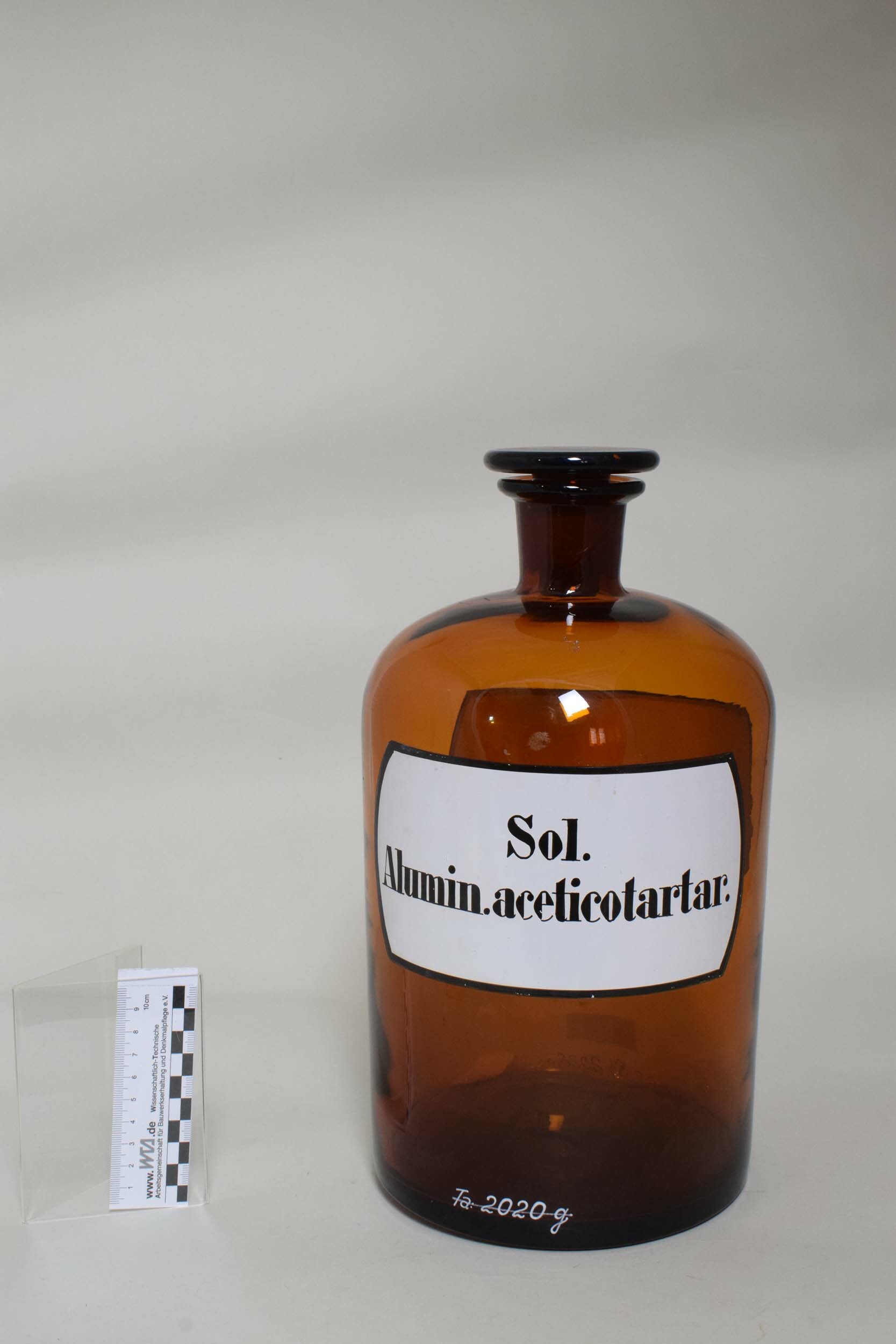 Apothekenflasche "Sol. Alum. Acetic" (Heimatmuseum Dohna CC BY-NC-SA)