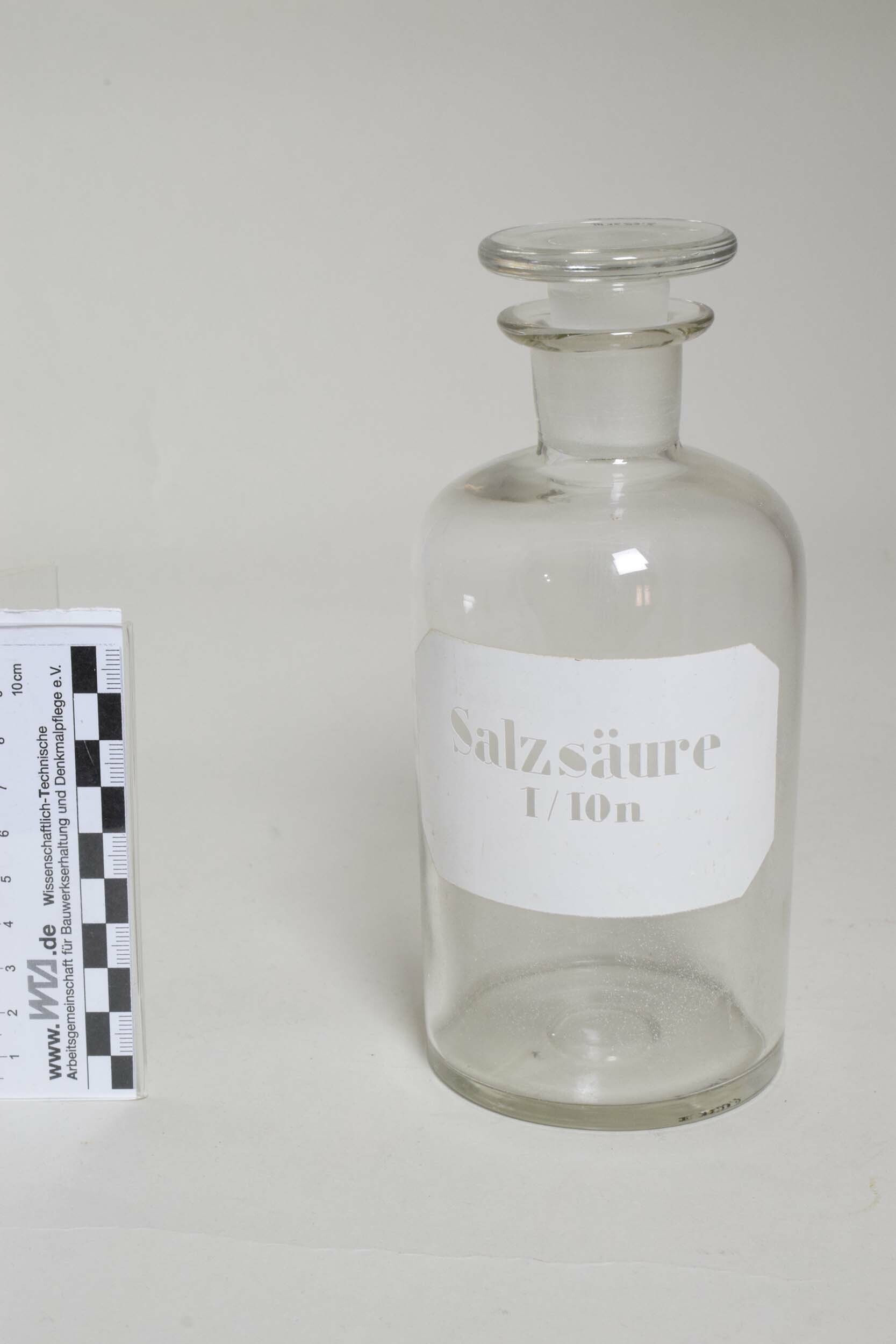 Apothekenflasche "Salzsäure 1/10n" (Heimatmuseum Dohna CC BY-NC-SA)
