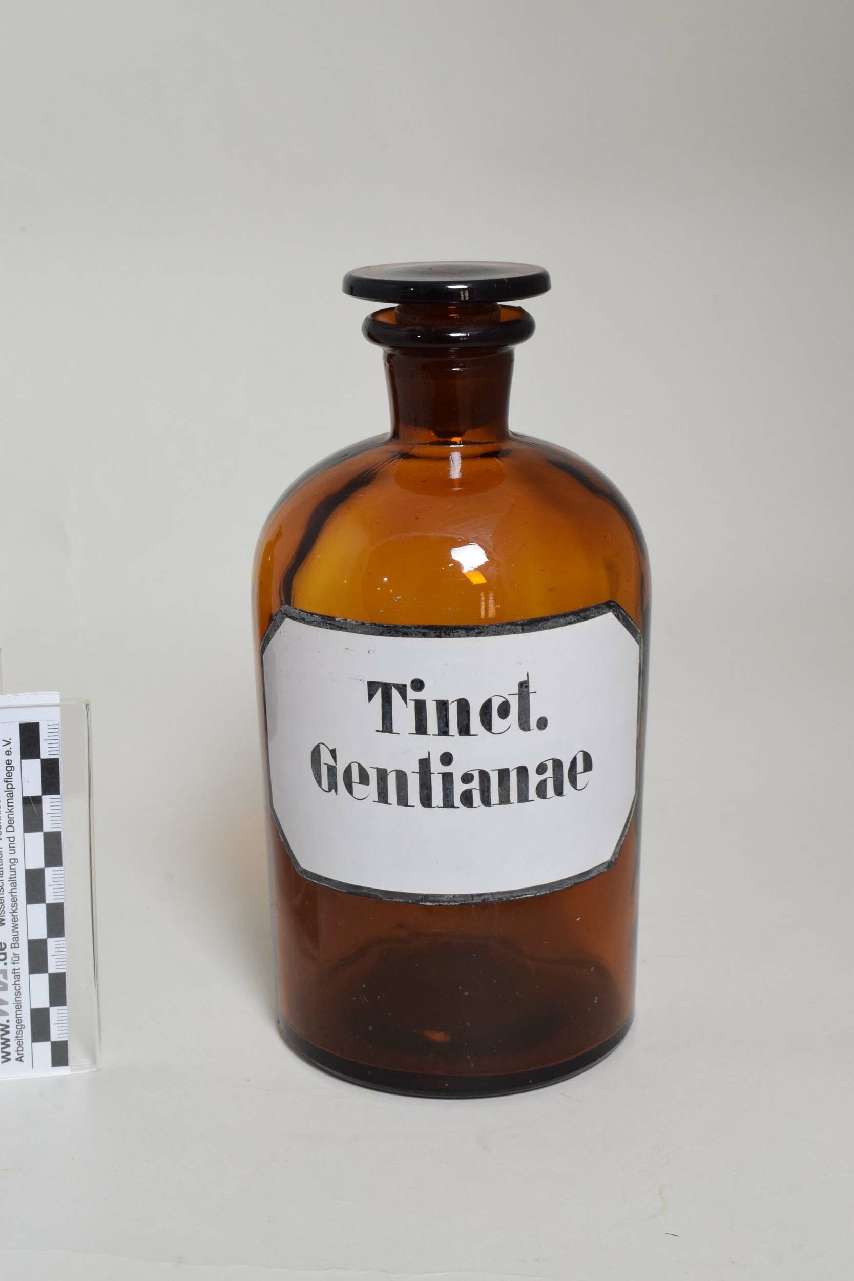 Apothekenflasche "Tinct. Gentianae" (Enziantinktur) (Heimatmuseum Dohna CC BY-NC-SA)