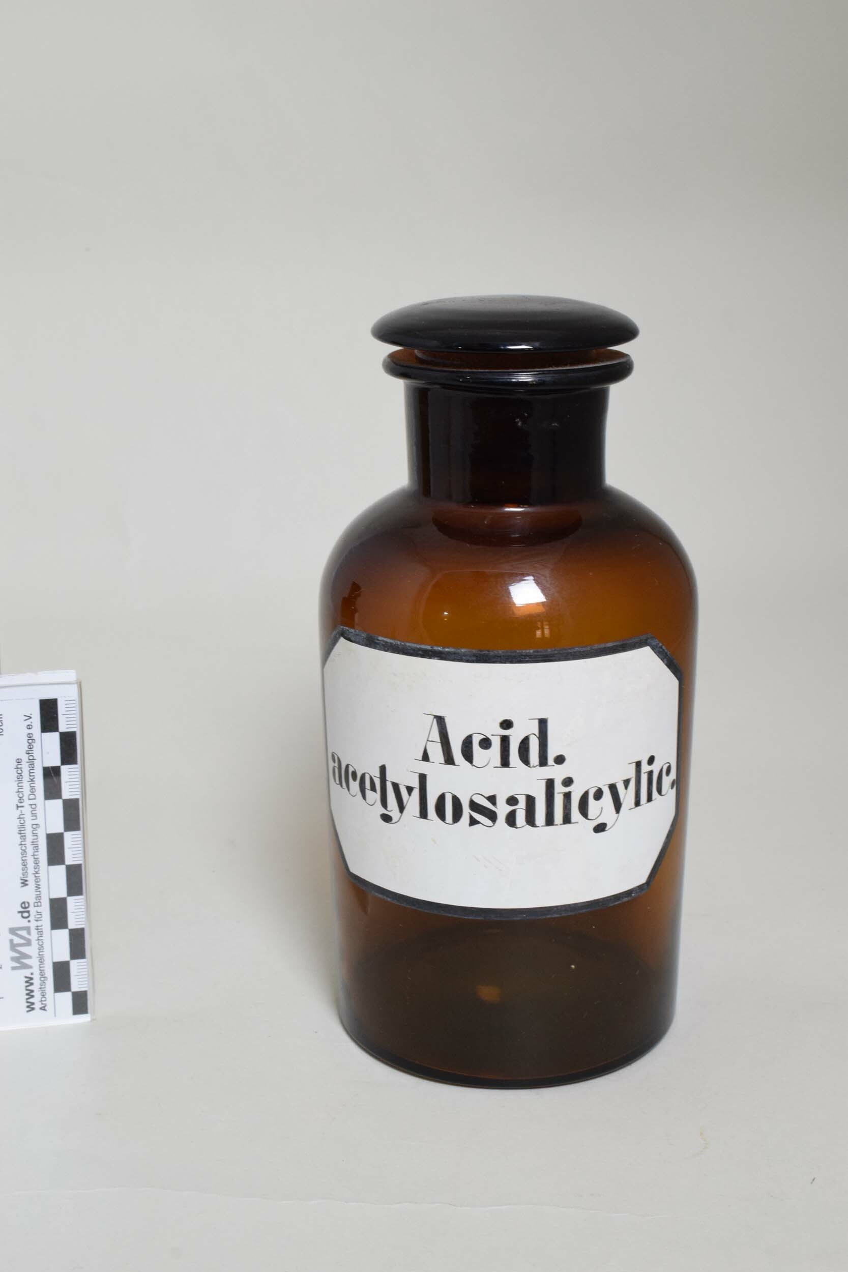 Apothekenflasche "Acid. acetylosalicylic." (Heimatmuseum Dohna CC BY-NC-SA)