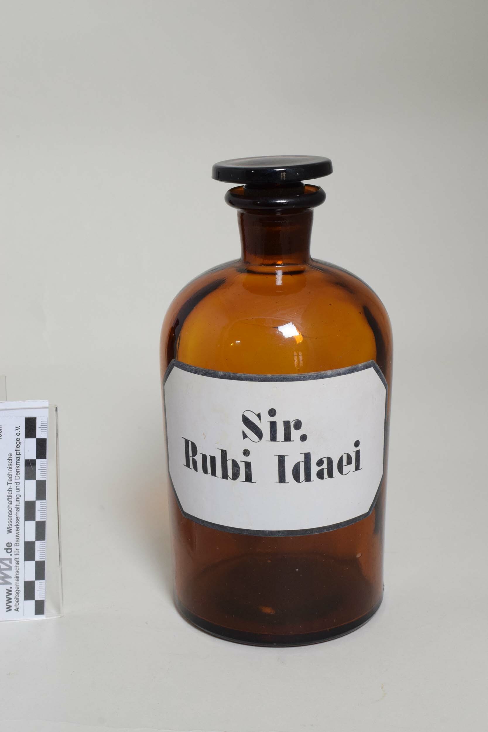 Apothekenflasche "Sir. Rubi Idaei" (Heimatmuseum Dohna CC BY-NC-SA)