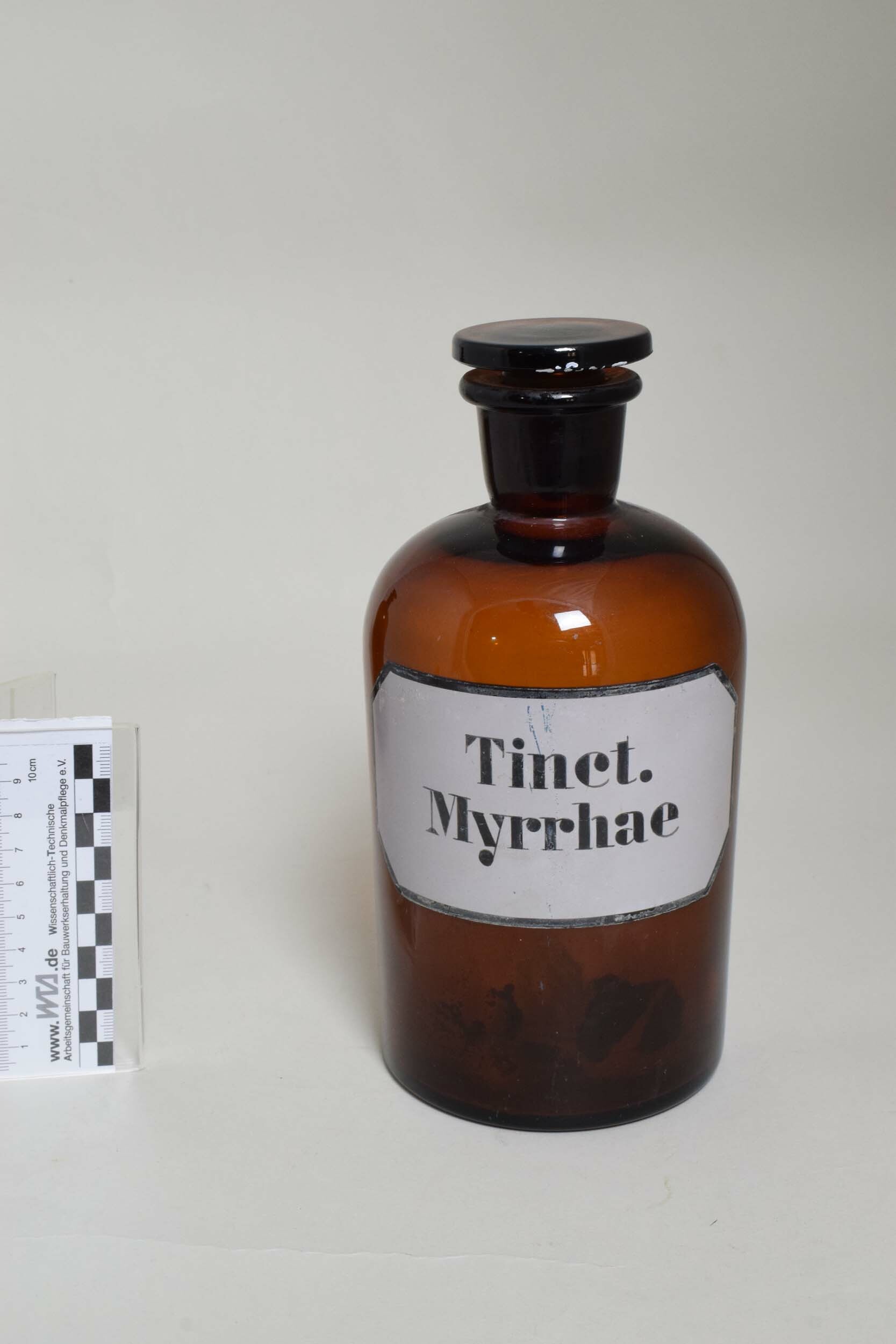 Apothekenflasche "Tinct. Myrrhae" (Heimatmuseum Dohna CC BY-NC-SA)