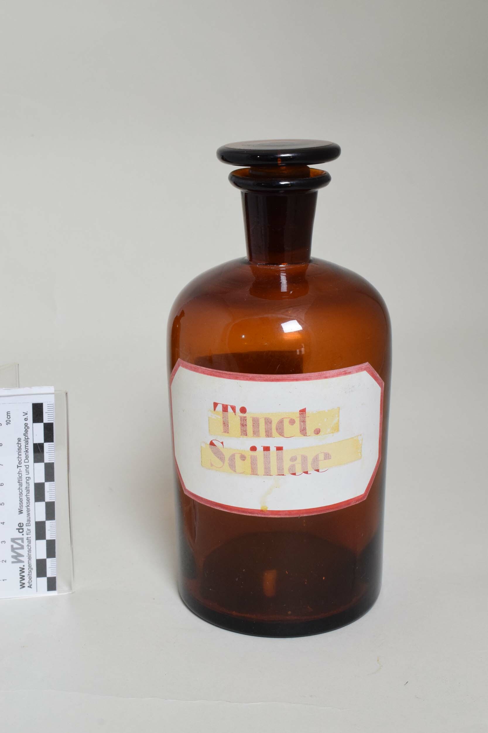 Apothekenflasche "Tinct. Scillae" (Heimatmuseum Dohna CC BY-NC-SA)
