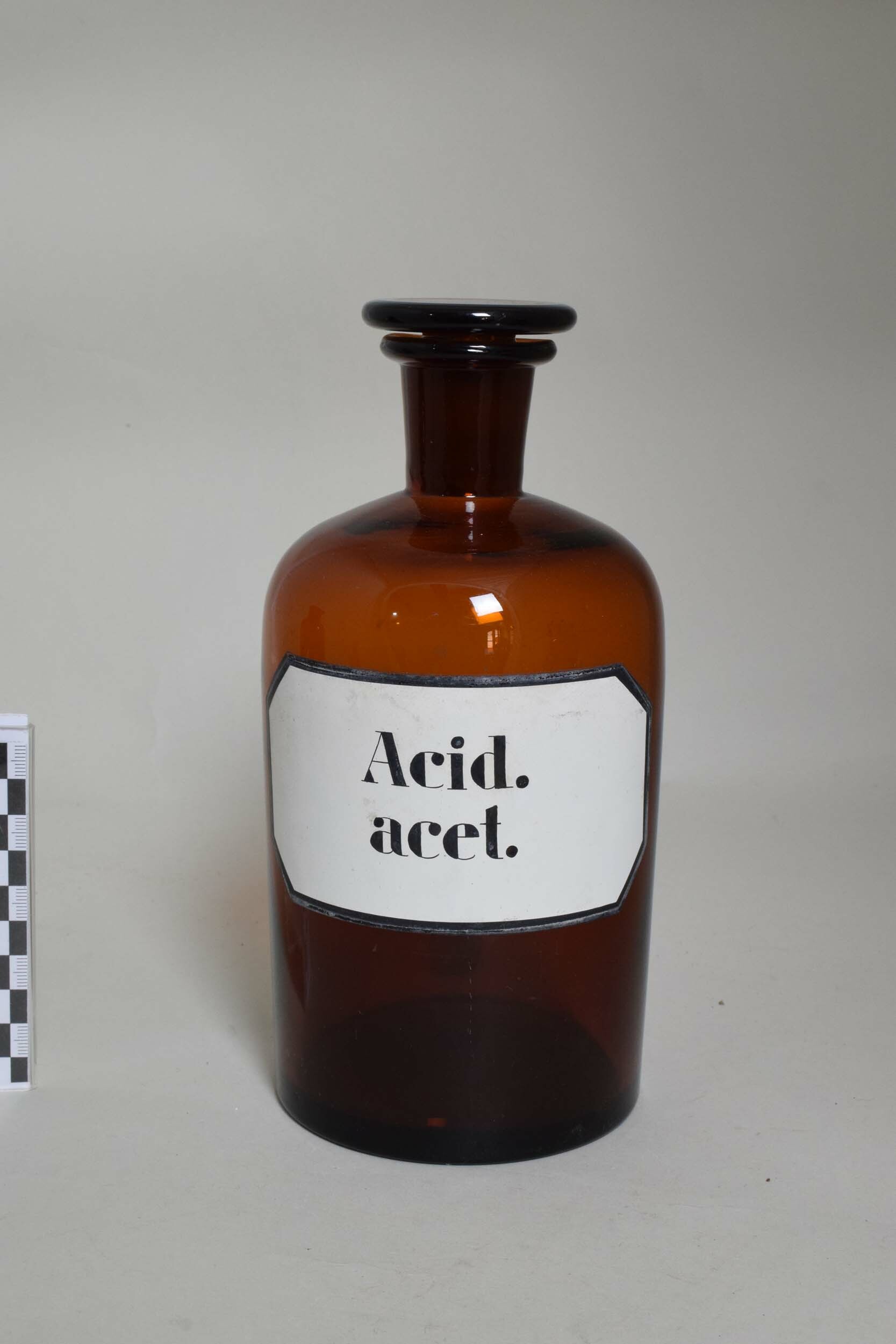 Apothekenflasche "Acid. Acet." (Heimatmuseum Dohna CC BY-NC-SA)