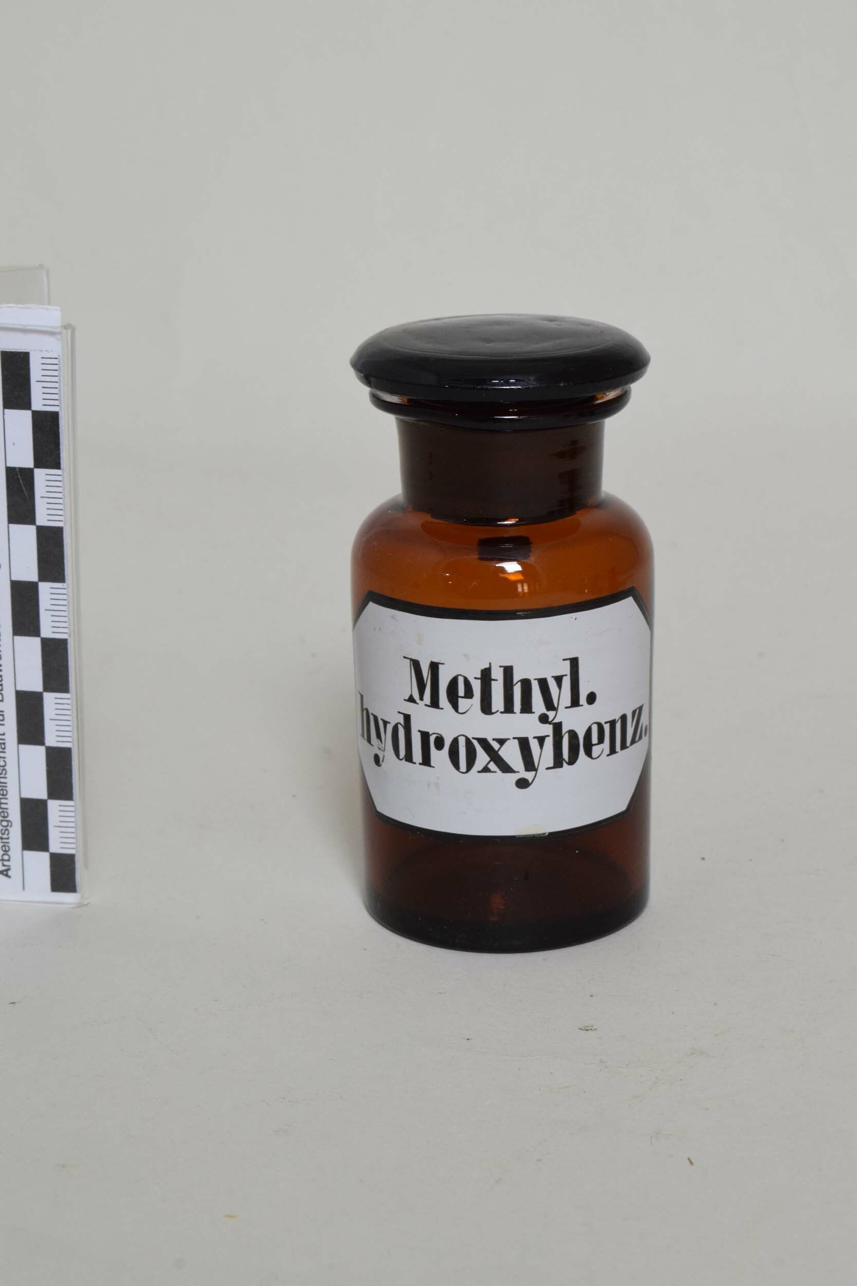 Apothekenflasche "Methyl. hydroxybenz." (Heimatmuseum Dohna CC BY-NC-SA)
