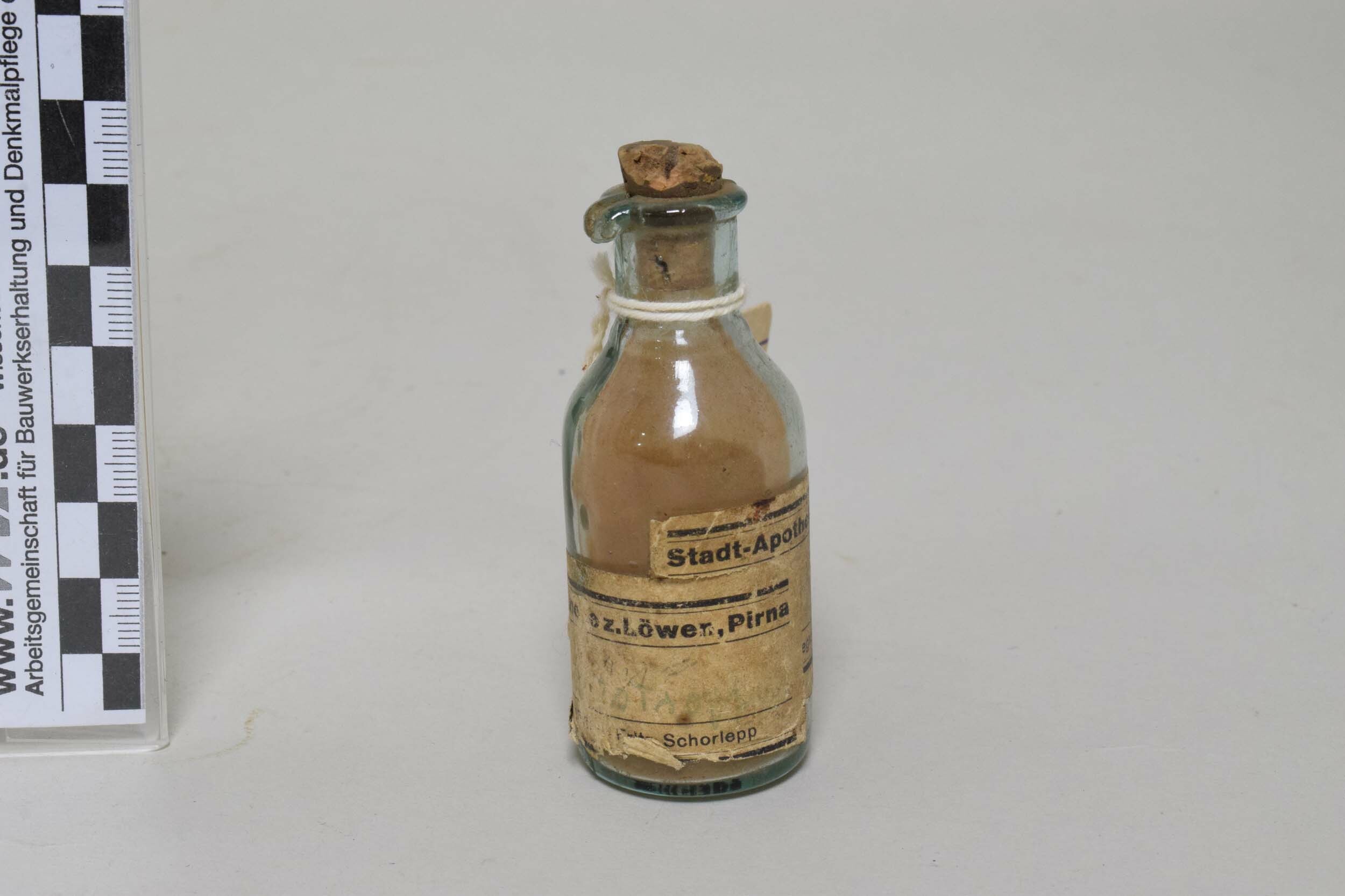Apothekentropfflasche (Heimatmuseum Dohna CC BY-NC-SA)