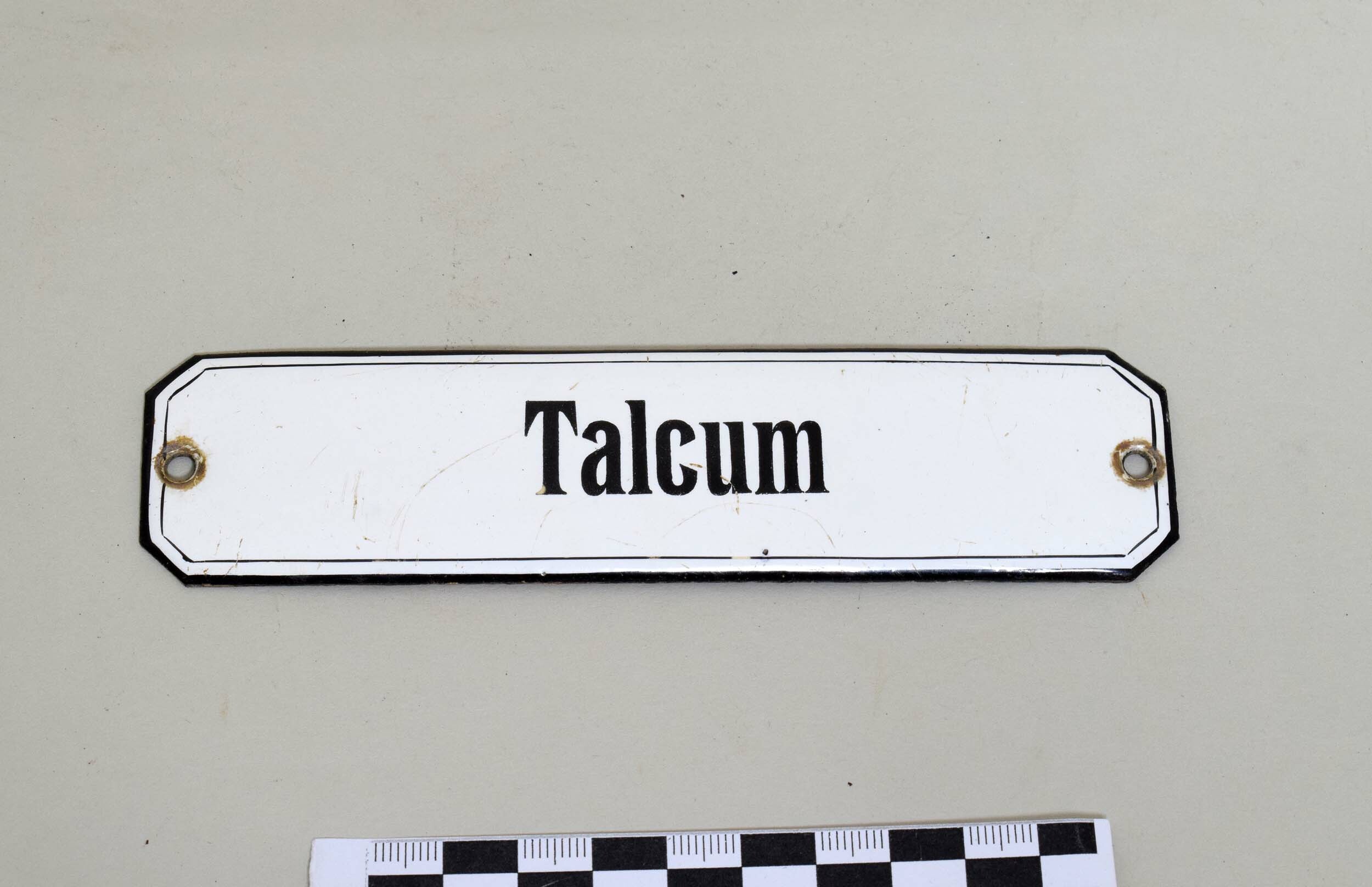 Emailschild "Talcum" (Heimatmuseum Dohna CC BY-NC-SA)