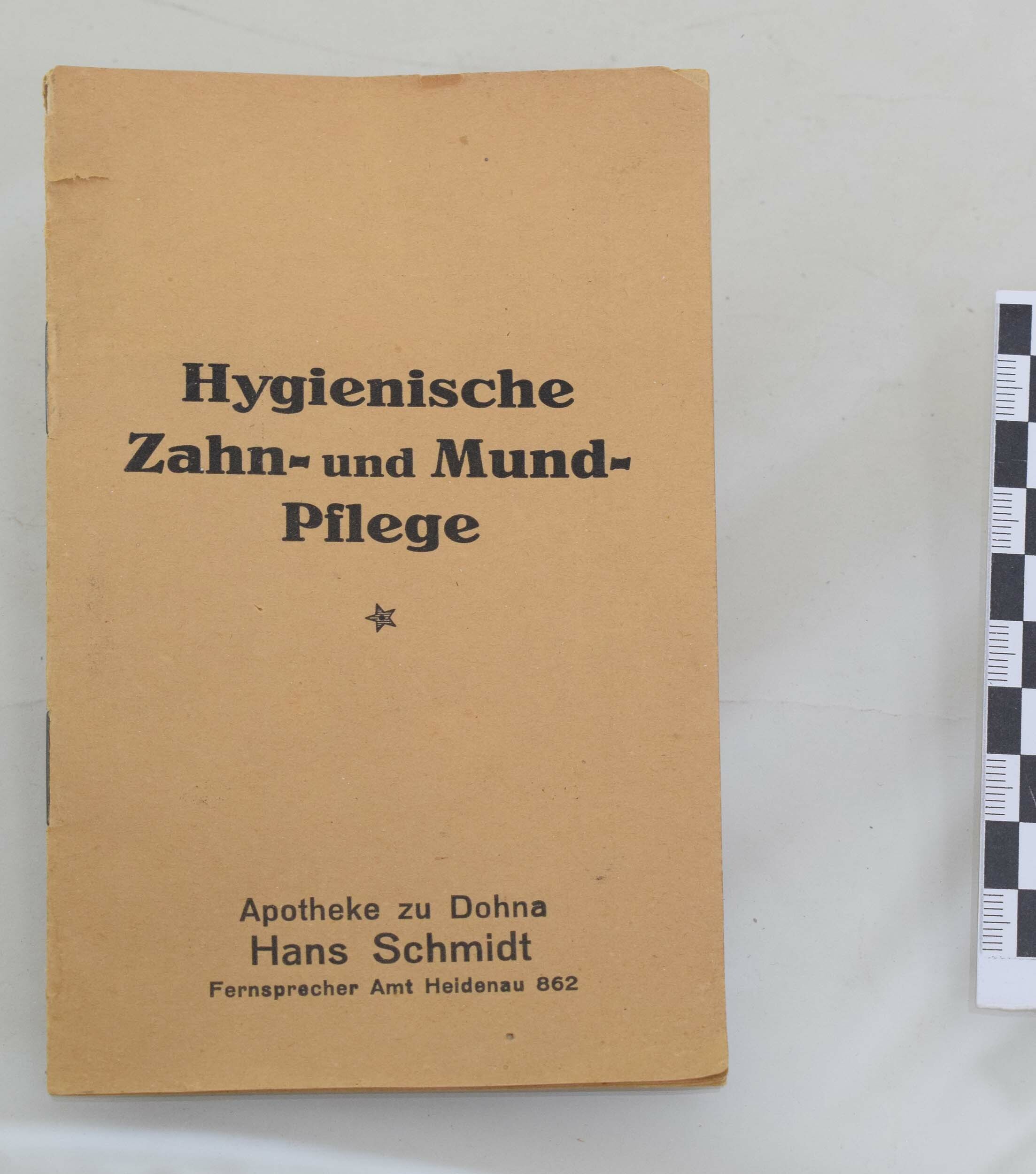 Informationsbroschüre "Zahnhygiene", gedruckt im Auftrag des Dohnaer Apothekers Hans Schmidt (Heimatmuseum Dohna CC BY-NC-SA)