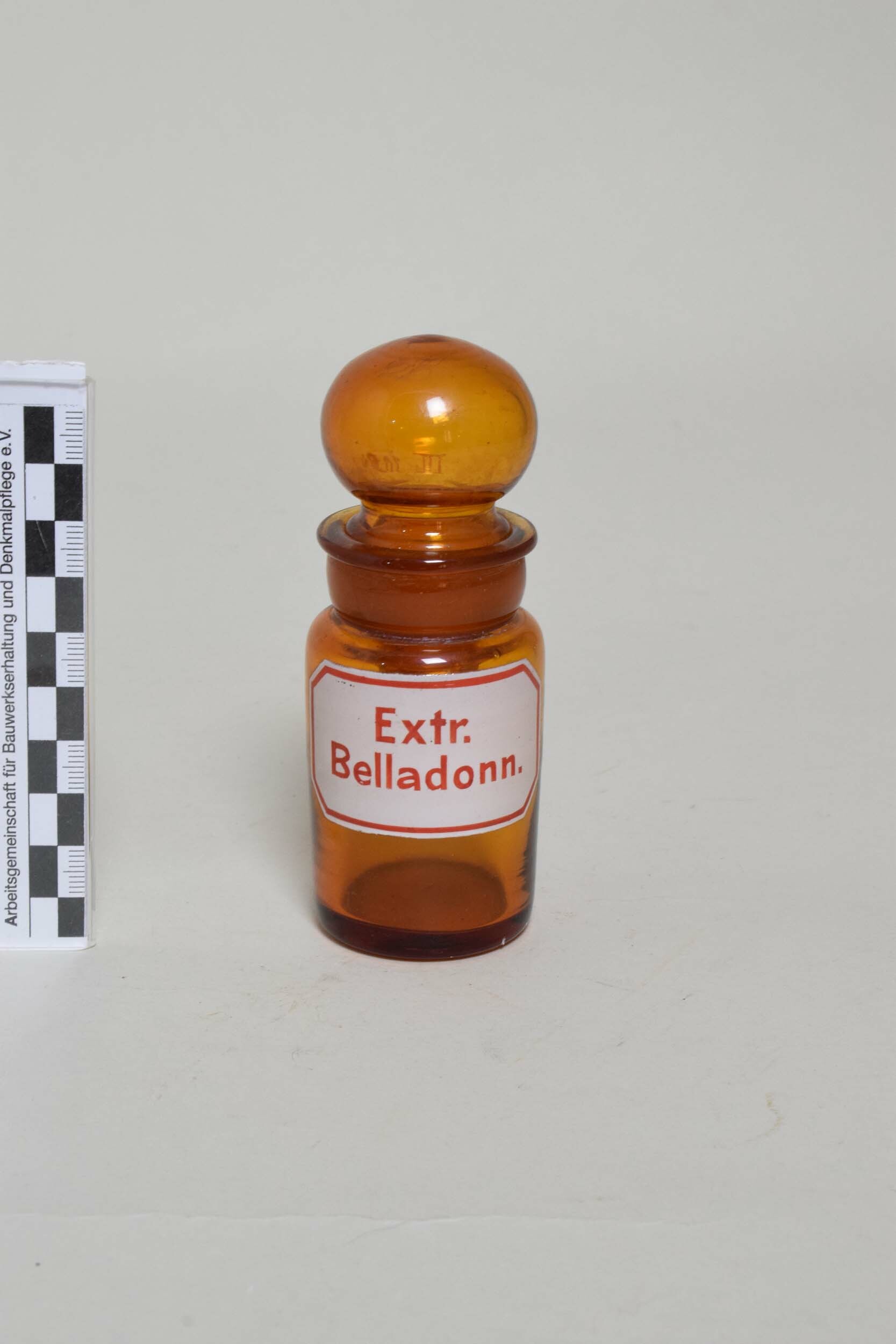 Apothekenflasche "Extr. Belladonn." (Tollkirschenblätter-Extrakt) (Heimatmuseum Dohna CC BY-NC-SA)