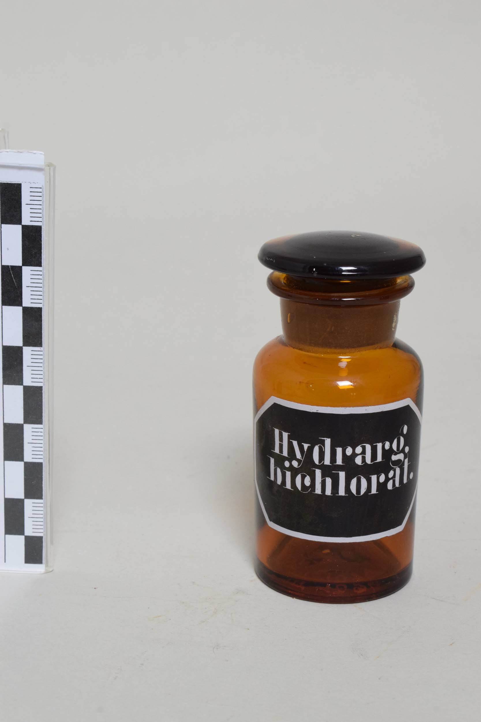 Apothekenflasche "Hydrarg. bichlorat" (Quecksilberchlorid) (Heimatmuseum Dohna CC BY-NC-SA)