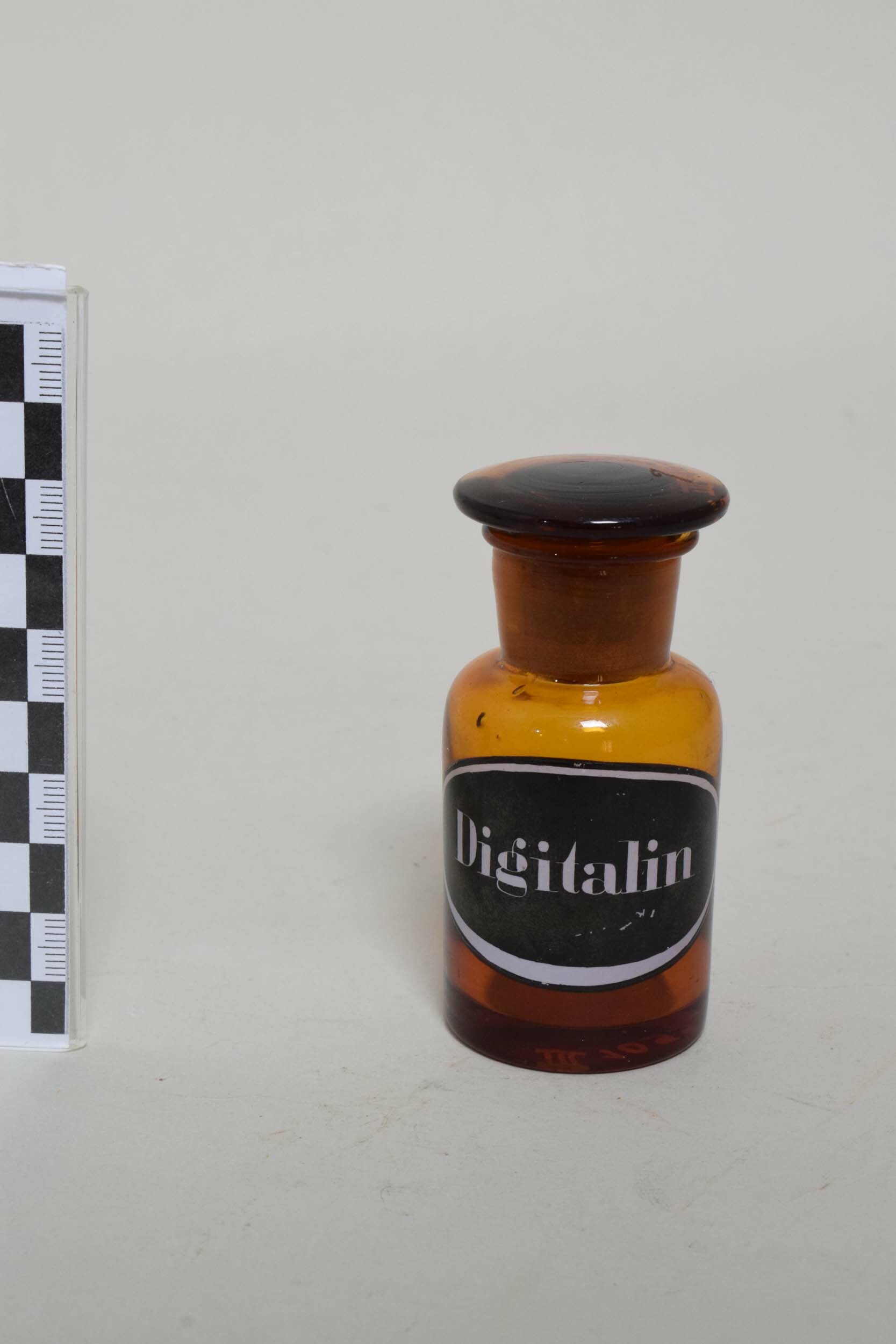 Apothekenflasche "Digitalin" (Fingerhutsubstanz) (Heimatmuseum Dohna CC BY-NC-SA)