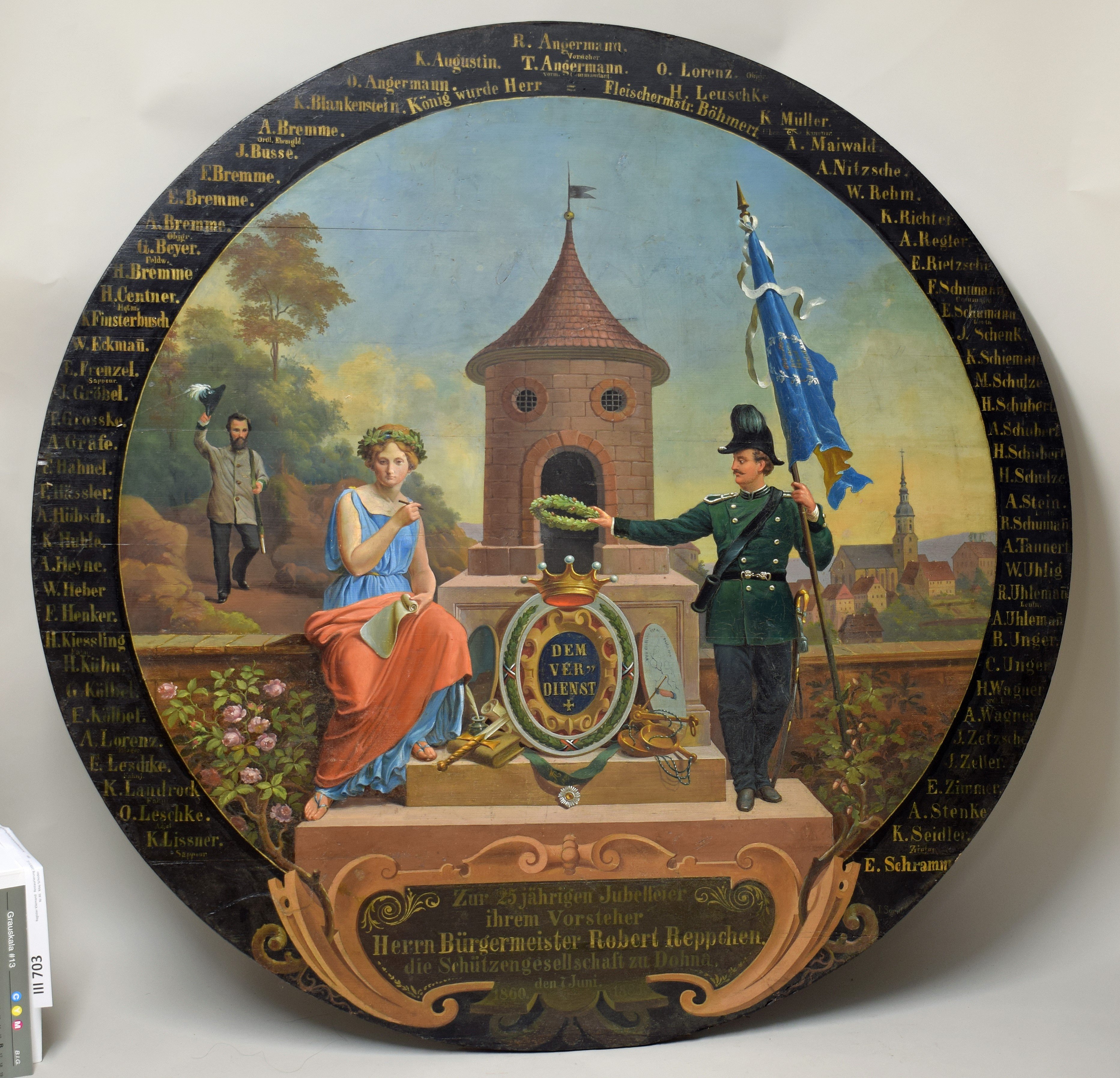 Jubelscheibe "Zur 25-jährigen Jubelfeier Ihrem Vorsteher Herrn Bürgermeister Robert Reppchen" 1885 (Heimatmuseum Dohna CC BY-NC-SA)