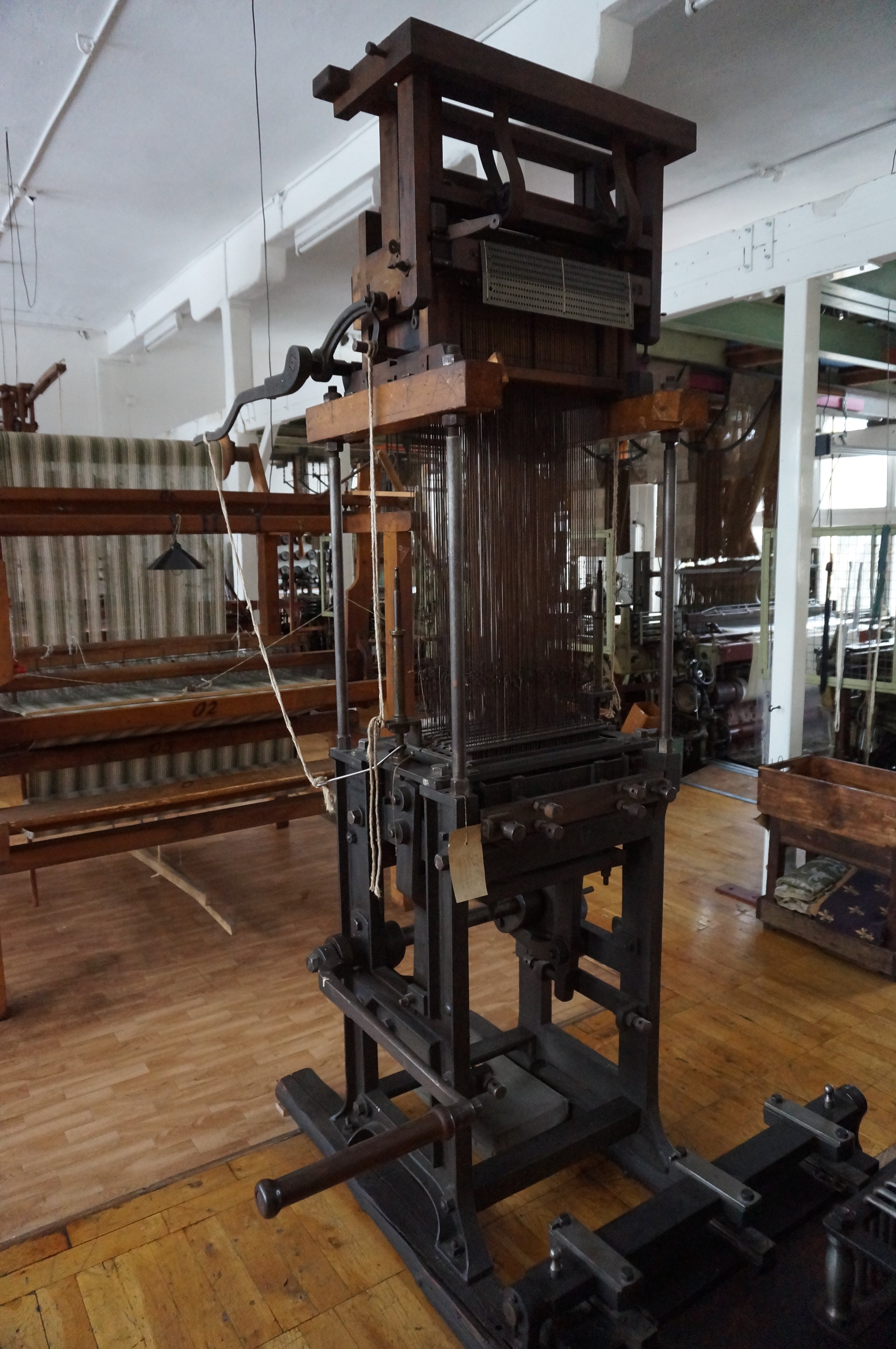 Kopiermaschine für Jacquardkarten (Historische Schauweberei Braunsdorf CC BY-NC-SA)