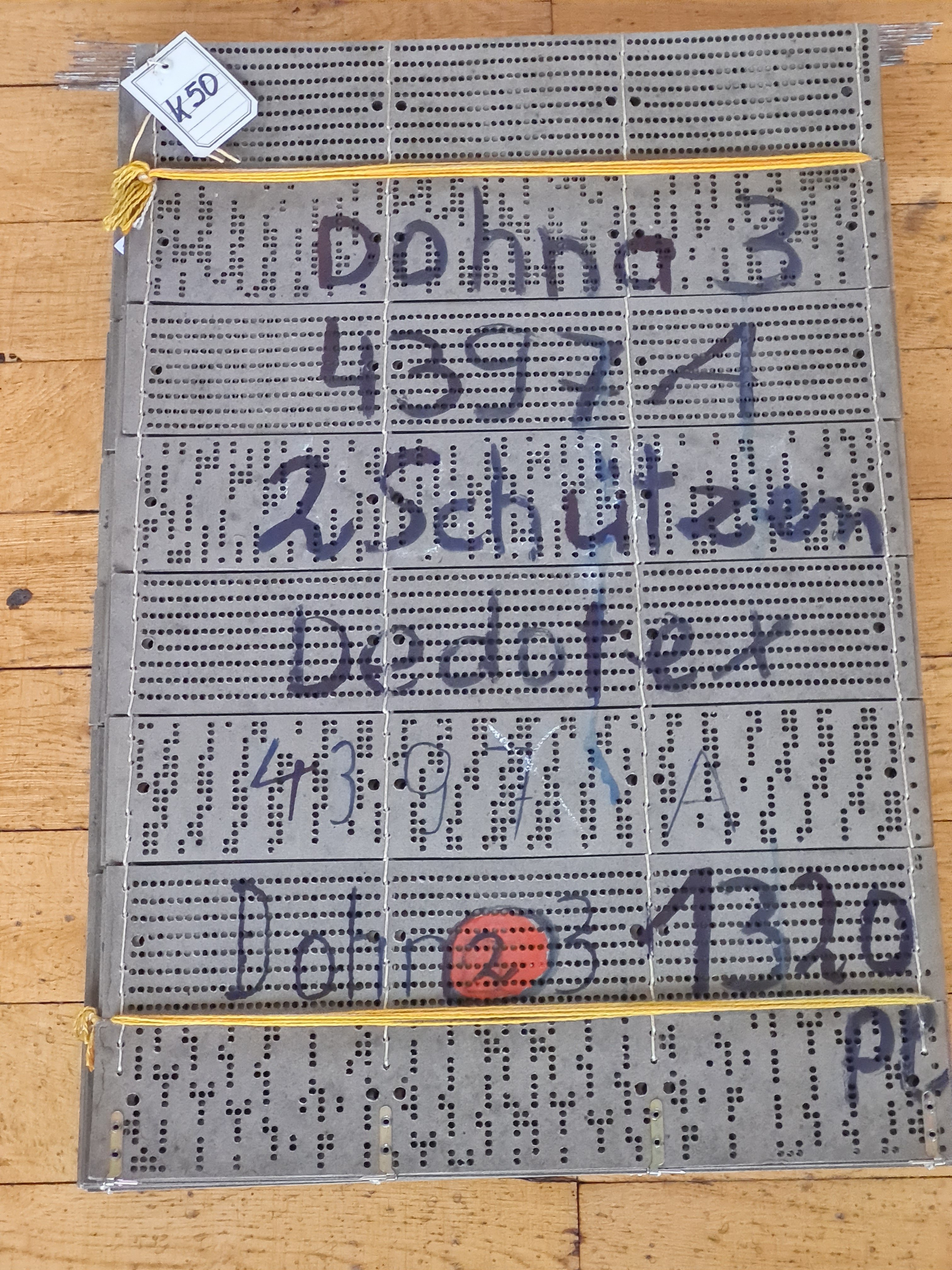 Lochkarte der ehemaligen Weberei Tannhauer, Dessin Dohna 3 / 4397 A (Historische Schauweberei Braunsdorf CC BY-NC-SA)