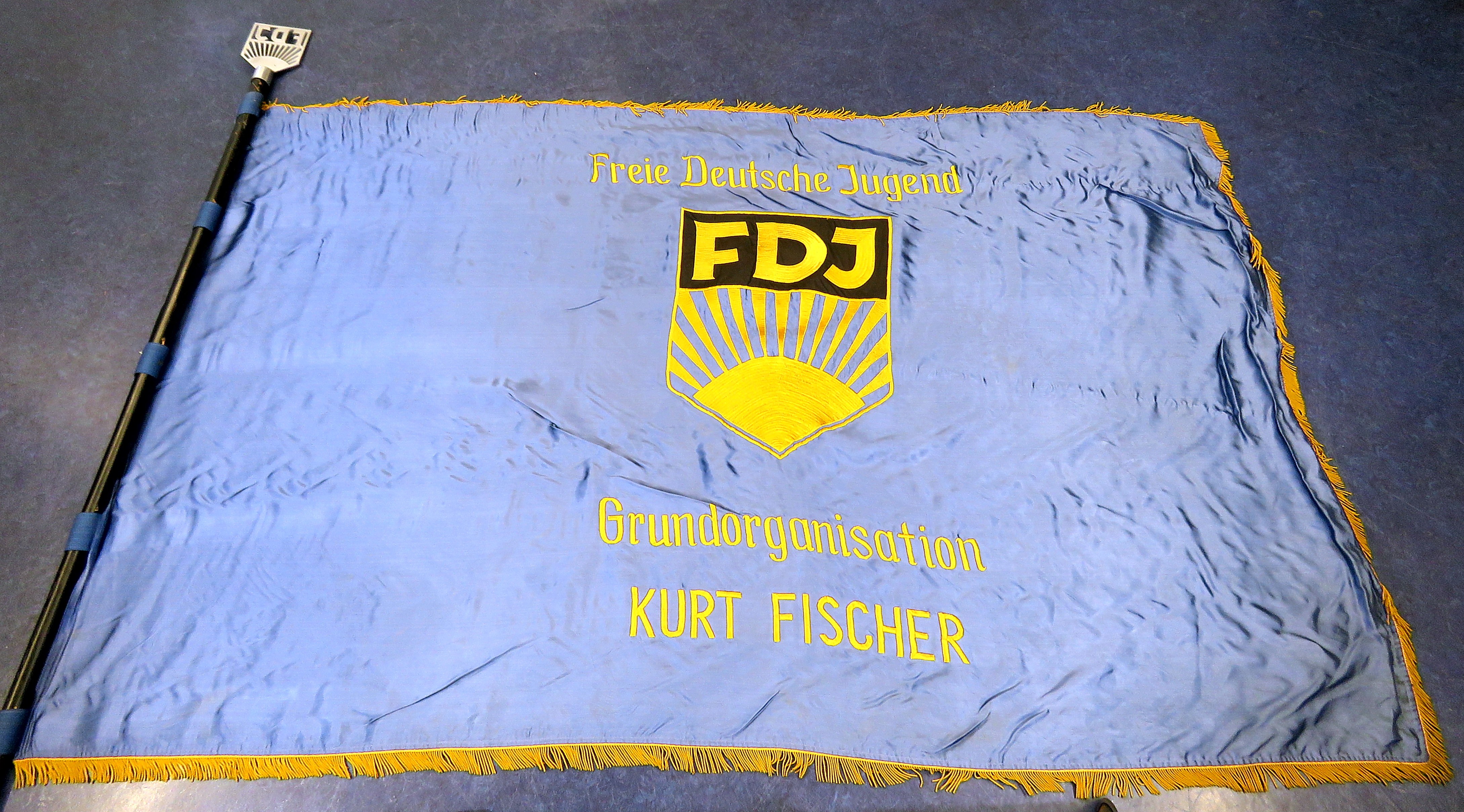 Fahne der FDJ (Polizeidirektion Dresden RR-F)