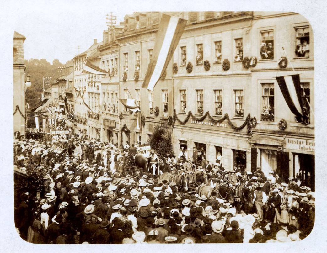 Heimatfest in Waldenburg/Sachsen 1904 / Festumzug (Museum - Naturalienkabinett Waldenburg CC BY-NC-SA)