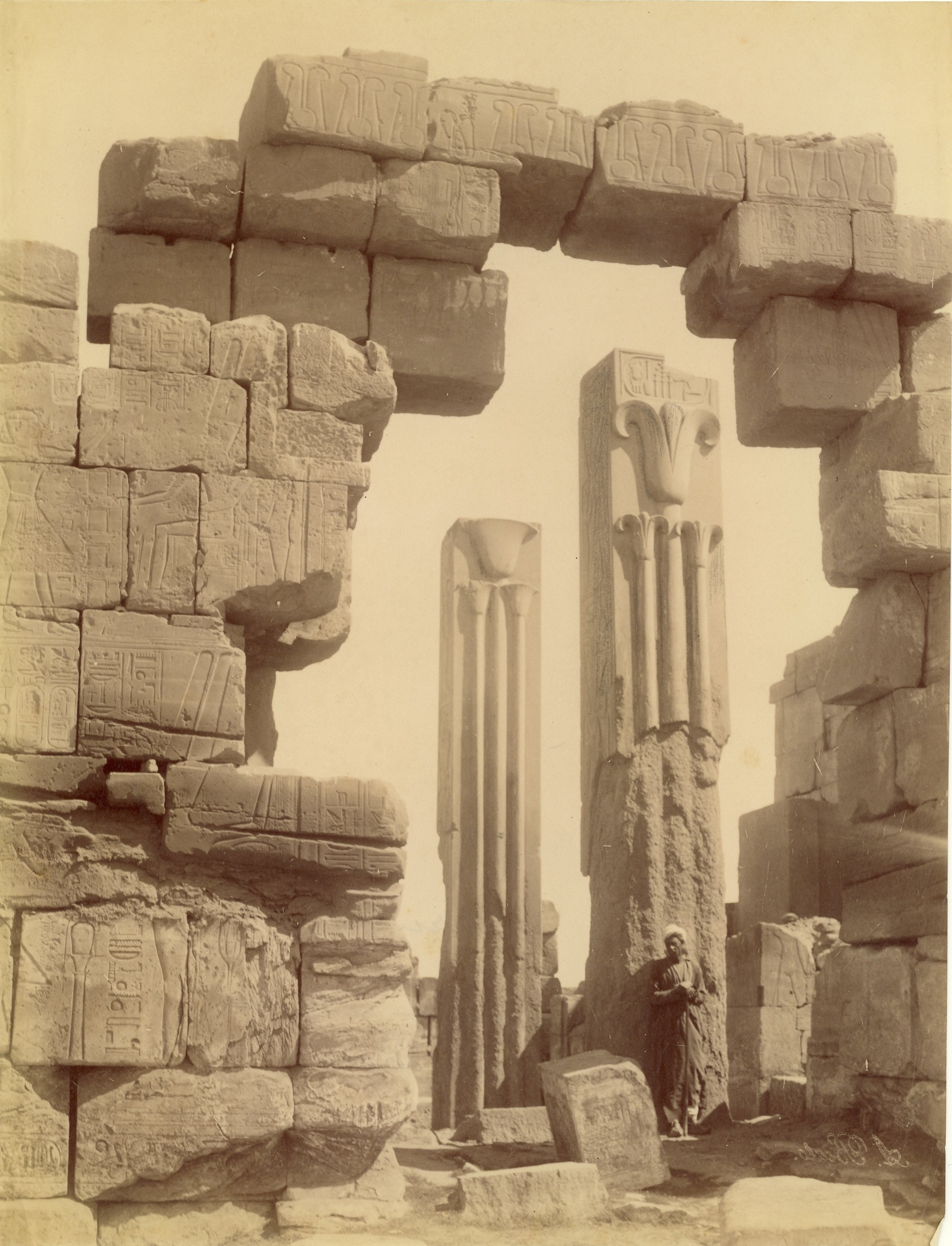 Fotografie Pfeiler Karnak (Museum - Naturalienkabinett Waldenburg CC BY-NC-SA)