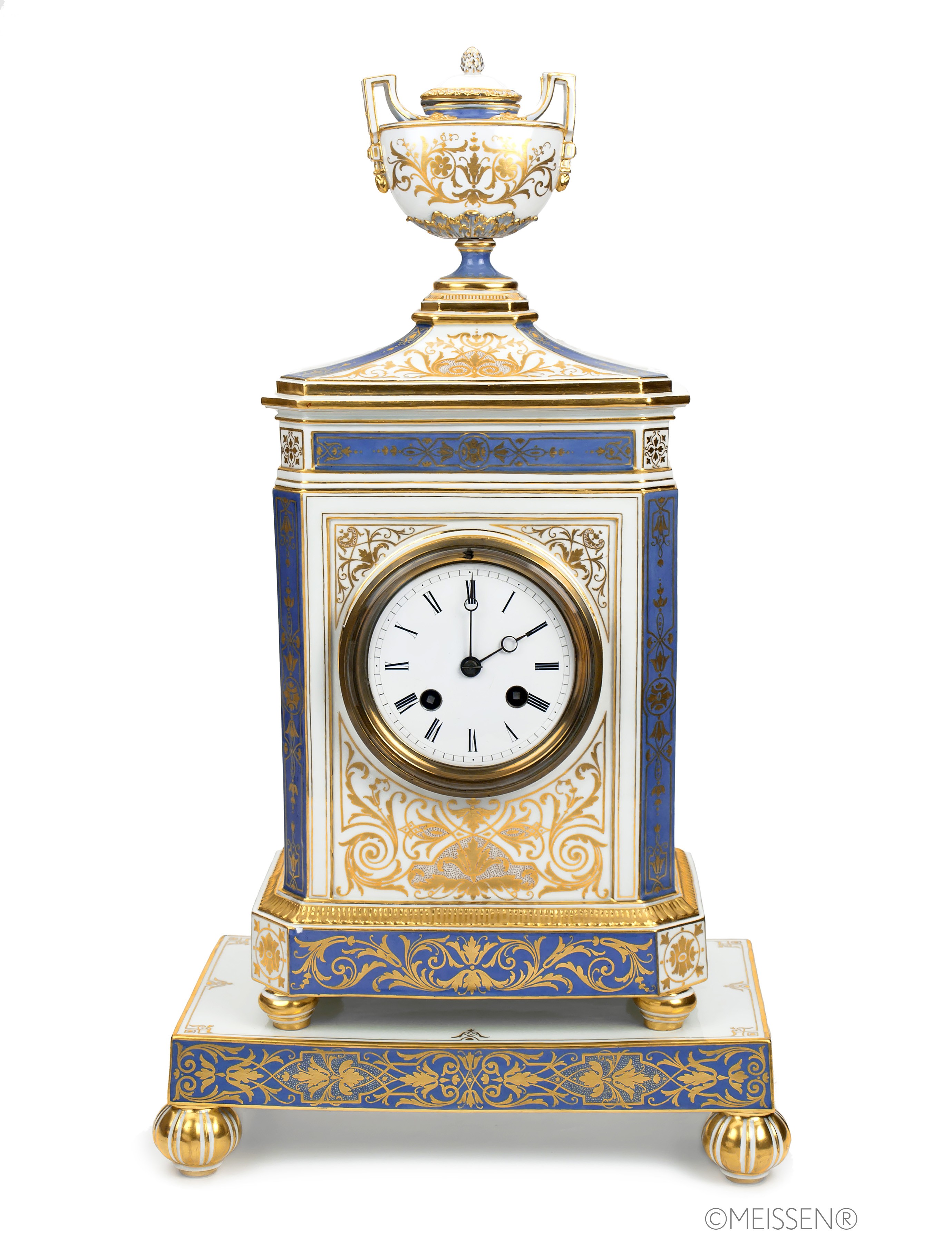 Uhr auf Postament mit Vase (Meissen Porzellan-Stiftung GmbH CC BY-NC-SA)