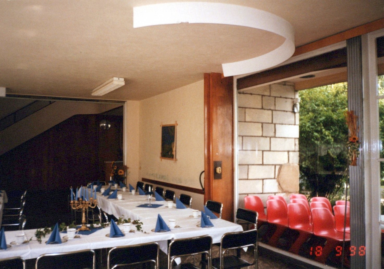 Fotografie: gedeckte Tafel im Wohnbereich (Haus Schminke RR-F)