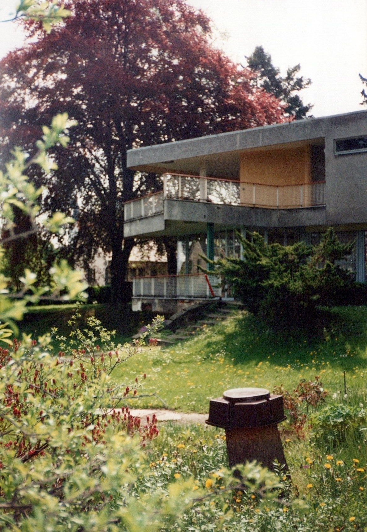 Fotografie: Blick zu Balkons (Haus Schminke RR-F)