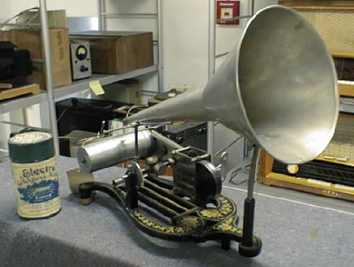 Edison-Phonograph (Schloßbergmuseum CC BY-NC-SA)