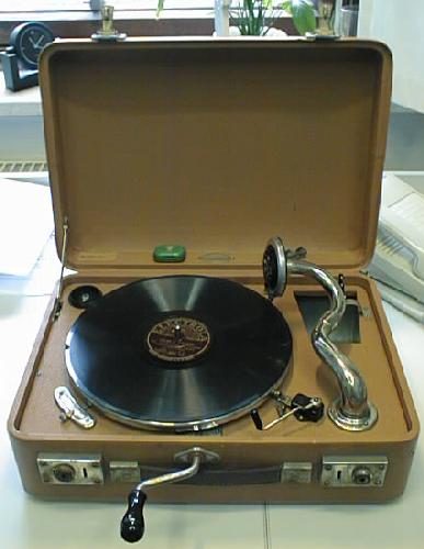 Grammophon (Schloßbergmuseum CC BY-NC-SA)