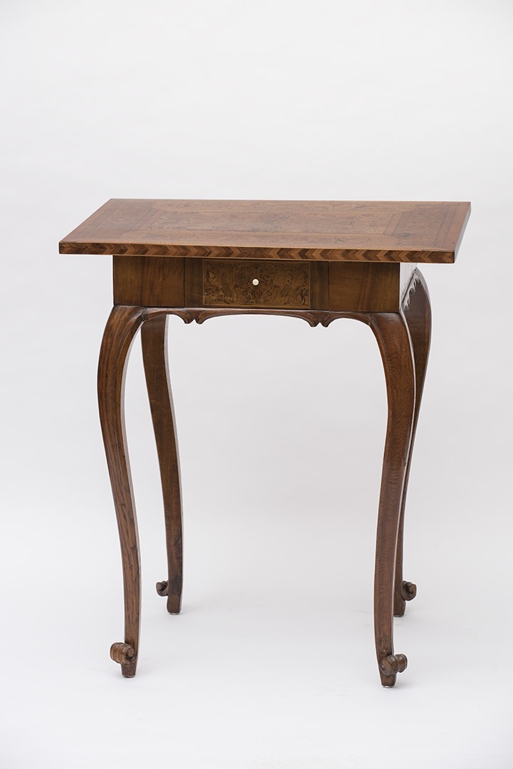 Möbel: Tisch (SBG gGmbH CC BY-NC-SA)