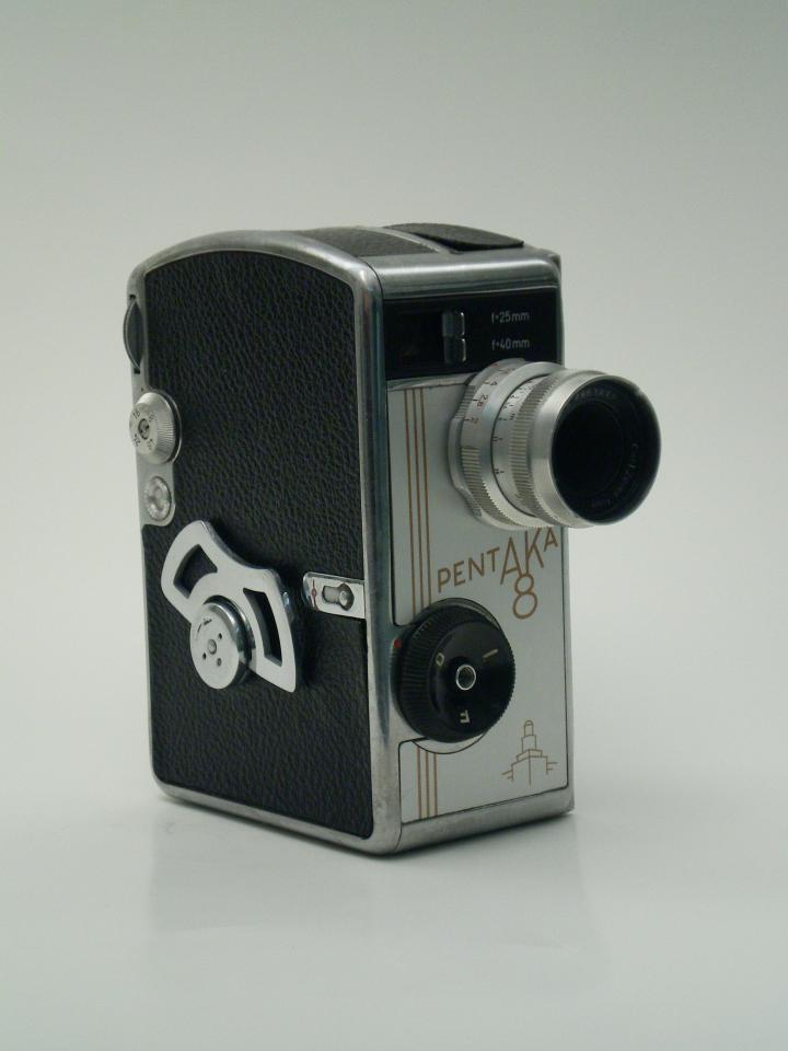 Schmalfilmkamera "Pentacon PentAka 8" (Industrie- und Filmmuseum Wolfen CC BY-NC-SA)