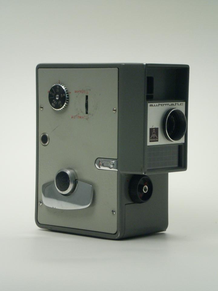 Schmalfilmkamera "Pentacon Pentaka 8-1" (Industrie- und Filmmuseum Wolfen CC BY-NC-SA)
