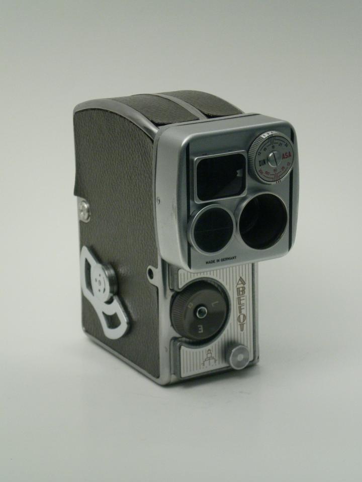 Schmalfilmkamera "Pentacon AK 8" mit "Abefot" (Industrie- und Filmmuseum Wolfen CC BY-NC-SA)