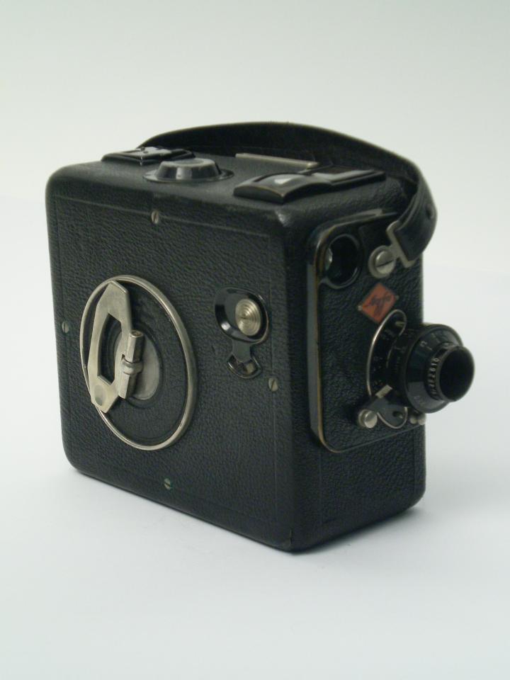Schmalfilmkamera "Agfa Movex 16-12 L" (Industrie- und Filmmuseum Wolfen CC BY-NC-SA)