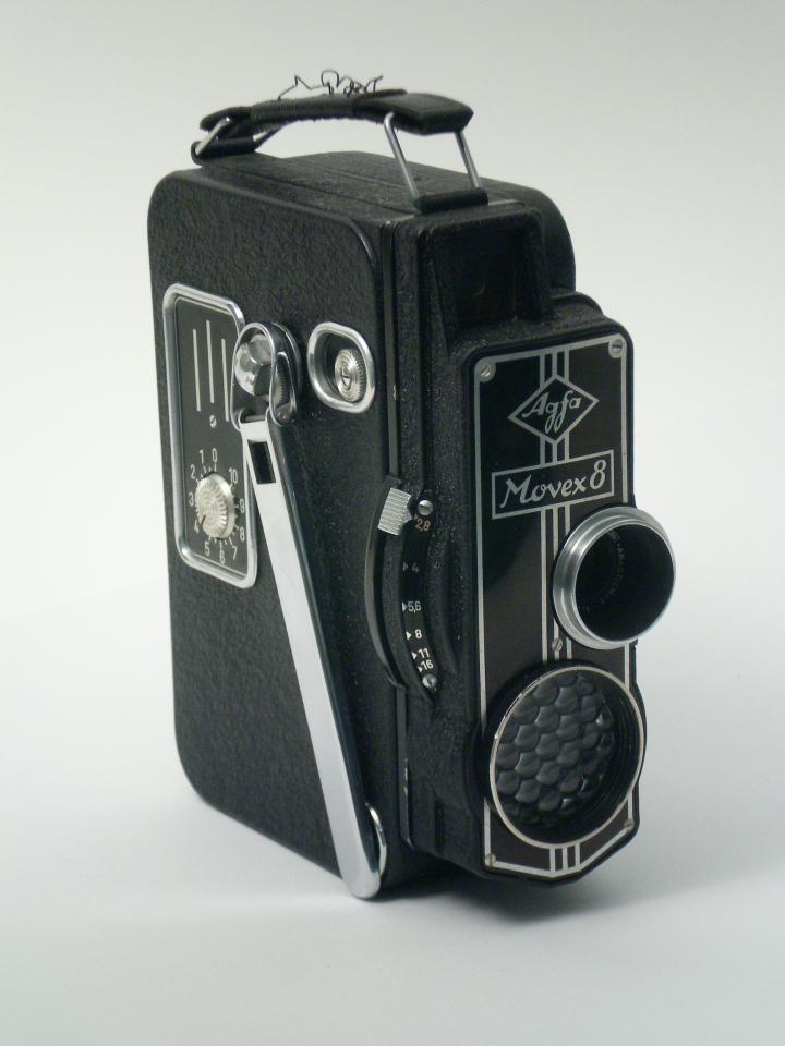 Schmalfilmkamera "Agfa Movex 8 L" (Industrie- und Filmmuseum Wolfen CC BY-NC-SA)