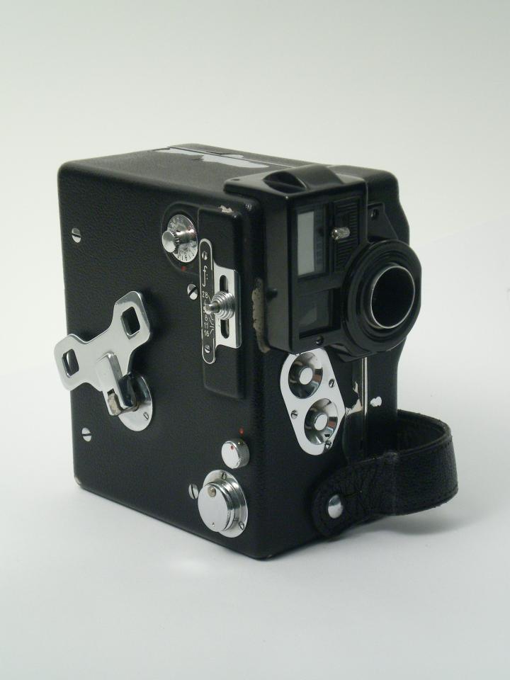 Schmalfilmkamera "Ditmar 2390" (Industrie- und Filmmuseum Wolfen CC BY-NC-SA)