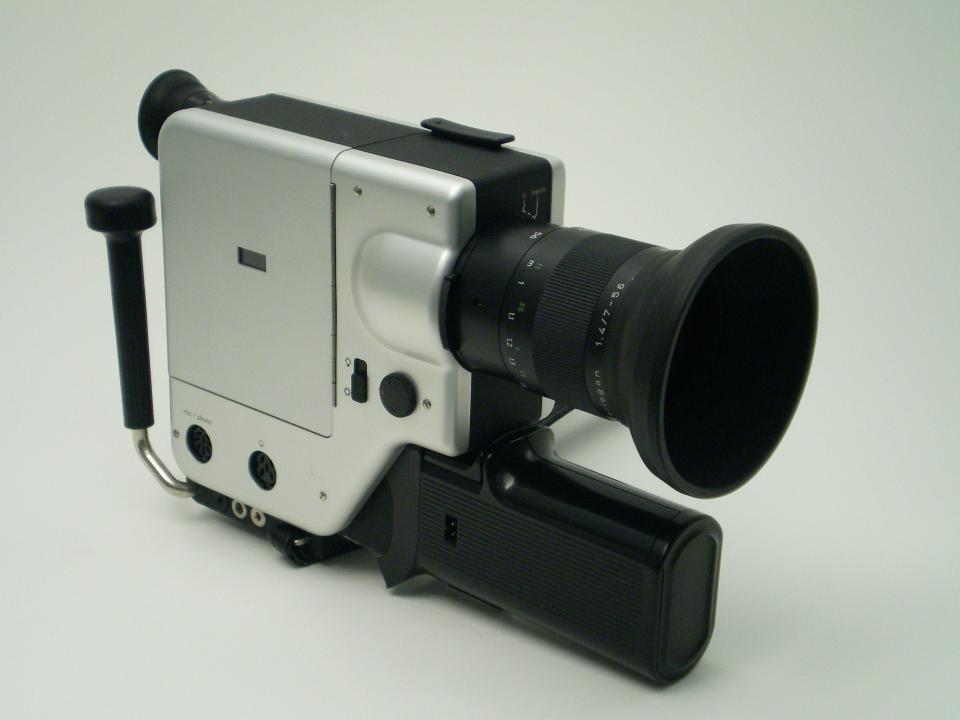 Schmalfilmkamera "Nizo 2056 sound" (Industrie- und Filmmuseum Wolfen CC BY-NC-SA)