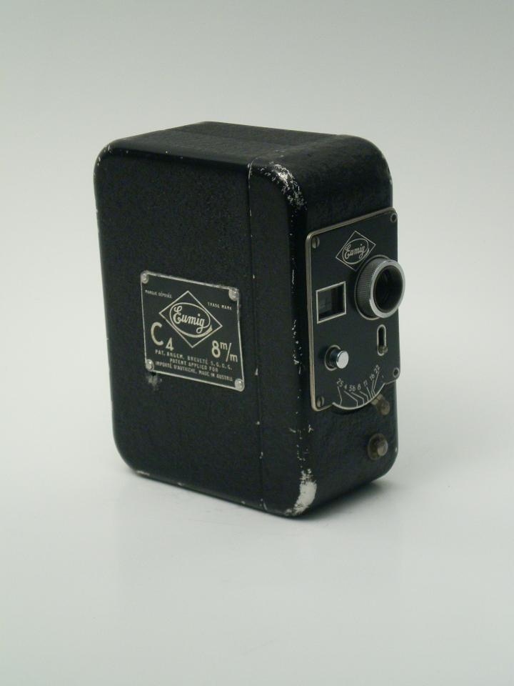 Schmalfilmkamera "Eumig C 4" (Industrie- und Filmmuseum Wolfen CC BY-NC-SA)