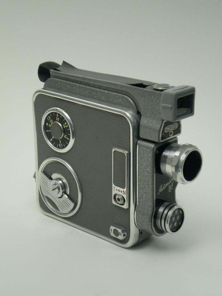 Schmalfilmkamera "Meopta Admira 8 F" (Industrie- und Filmmuseum Wolfen CC BY-NC-SA)