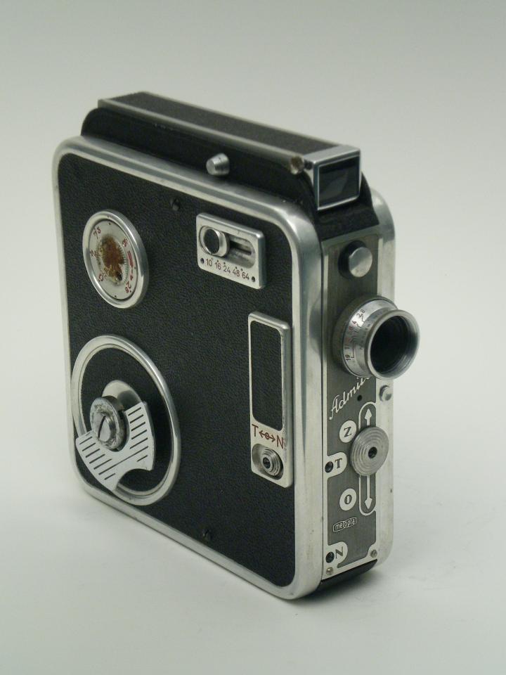 Schmalfilmkamera "Meopta Admira 8 E" (Industrie- und Filmmuseum Wolfen CC BY-NC-SA)