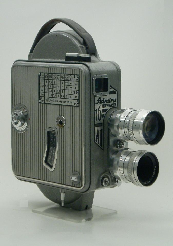 Schmalfilmkamera "Meopta Admira 16 A Electric 1" (Industrie- und Filmmuseum Wolfen CC BY-NC-SA)