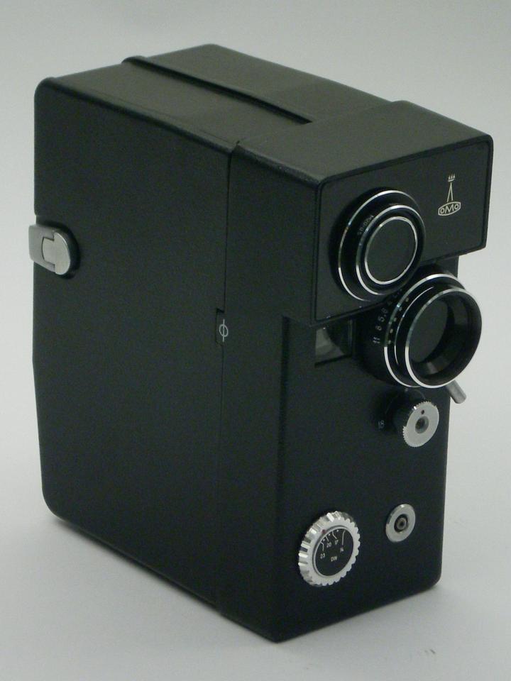 Schmalfilmkamera "Aurora Super 2" (Industrie- und Filmmuseum Wolfen CC BY-NC-SA)