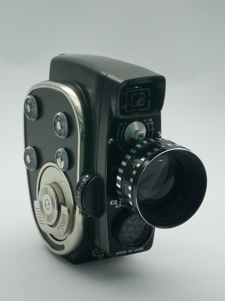 Schmalfilmkamera "Quarz DS-8-M" (Industrie- und Filmmuseum Wolfen CC BY-NC-SA)