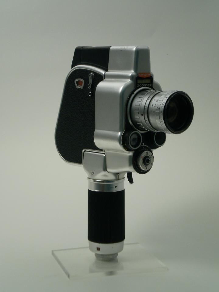 Schmalfilmkamera "Carena Zoomex" (Industrie- und Filmmuseum Wolfen CC BY-NC-SA)