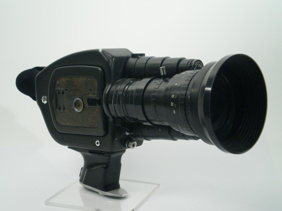 Schmalfilmkamera "Beaulieu 4008 ZM II" (Industrie- und Filmmuseum Wolfen CC BY-NC-SA)