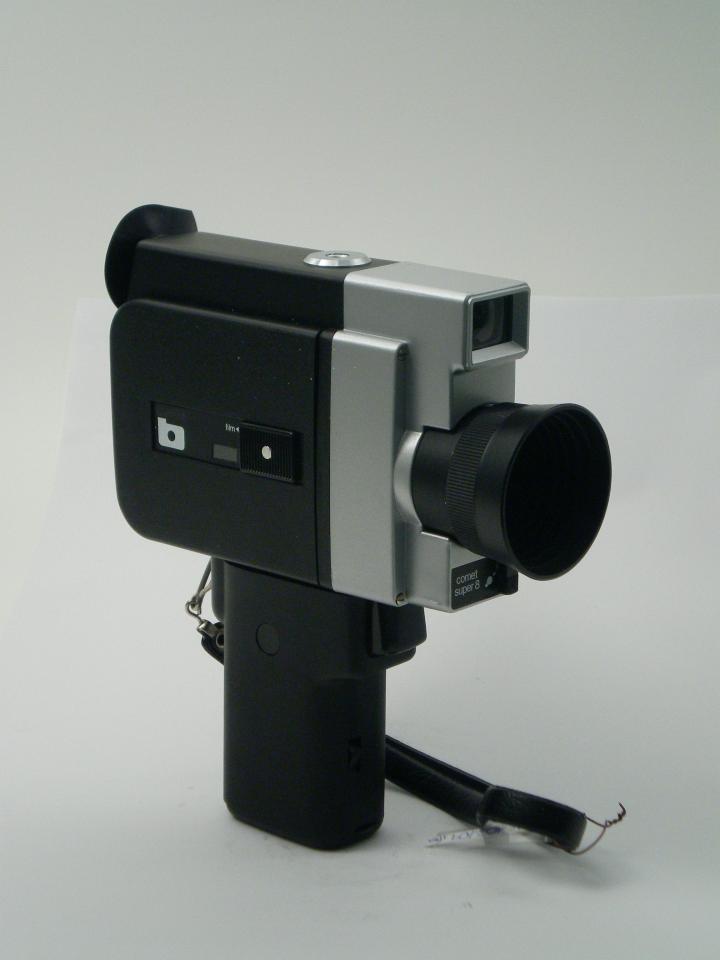 Schmalfilmkamera Boots Comet super 8 (Industrie- und Filmmuseum Wolfen CC BY-NC-SA)