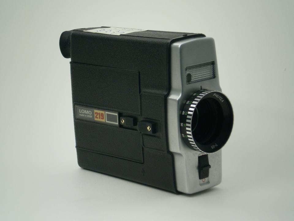 Schmalfilmkamera Lomo 219 M Super 8 (Industrie- und Filmmuseum Wolfen CC BY-NC-SA)