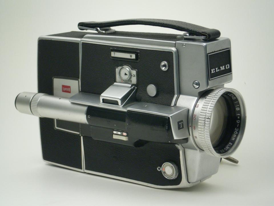Schmalfilmkamera Elmo C - 300 (Trimatic) (Industrie- und Filmmuseum Wolfen CC BY-NC-SA)