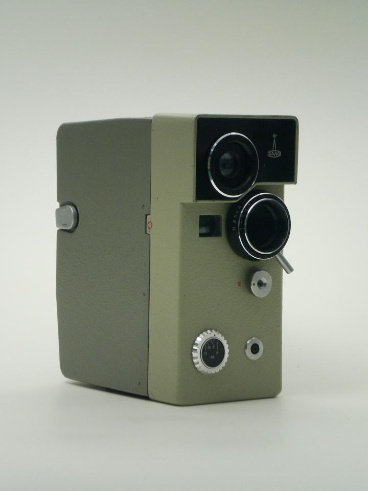 Schmalfilmkamera Aurora Super 2x8 (Industrie- und Filmmuseum Wolfen CC BY-NC-SA)