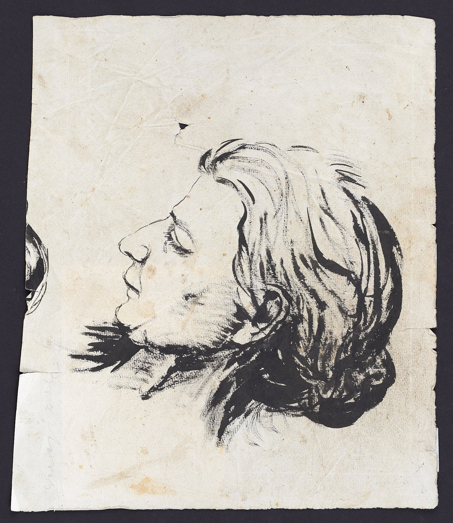 Porträt einer Frau mit geneigtem Kopf im Profil (Börde-Museum Burg Ummendorf CC BY-NC-SA)