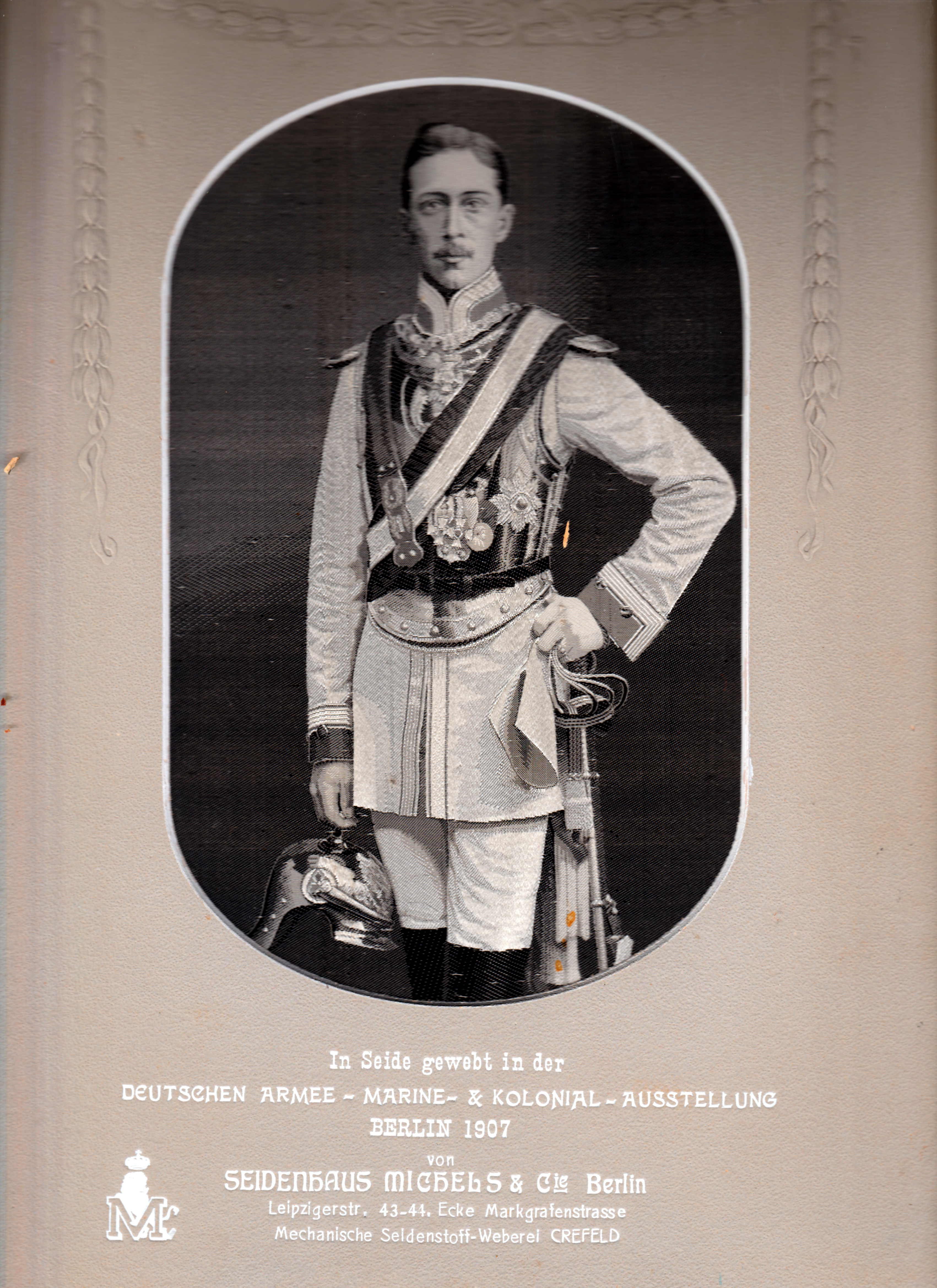 Porträt Wilhelms II., Deutscher Kaiser und König von Preußen, als Seidenwebbild 1907 (Schloß Wernigerode GmbH RR-F)